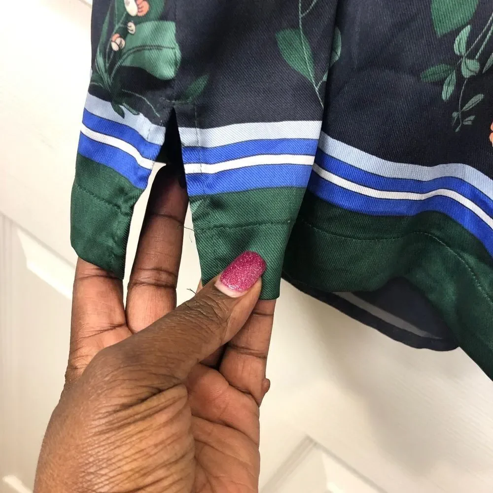 Ann Taylor Petite black floral design sleeveless top, size medium petite - Picture 10 of 11